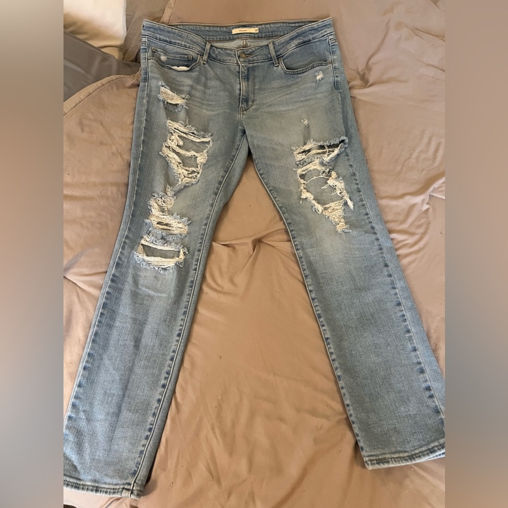 Levi’s 711 Skinny Jean Light Wash Ripped